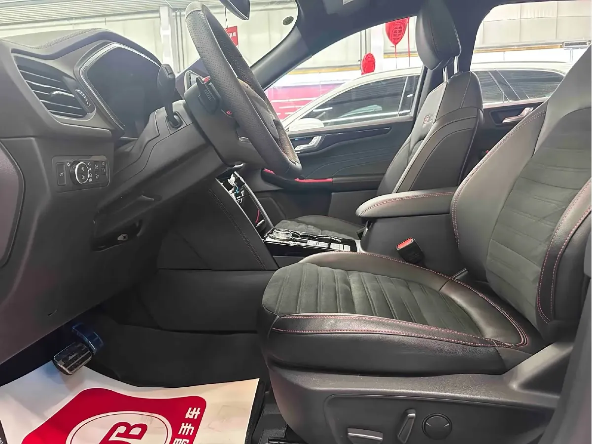 2024 Ford Escape 2.0T 248HP L4 8AT,autocango,china used car exporter,china ev exporter,chinese used car exporter,chinese used ev exporter