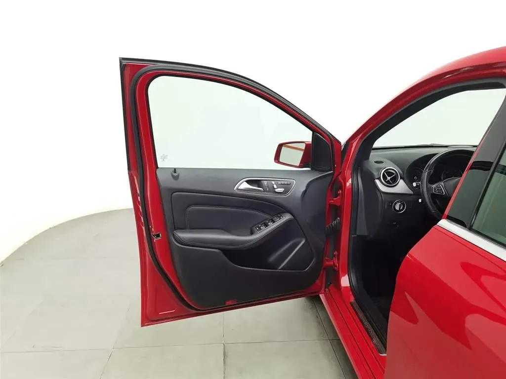 2015 Mercedes-Benz B Class 1.6T 156HP L4 7DCT,autocango,china used car exporter,china ev exporter,chinese used car exporter,chinese used ev exporter