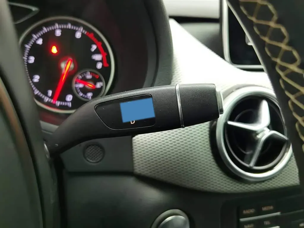 2015 Mercedes-Benz B Class 1.6T 156HP L4 7DCT,autocango,china used car exporter,china ev exporter,chinese used car exporter,chinese used ev exporter