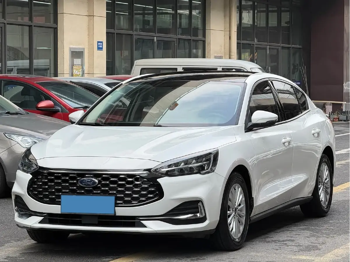 2021 Ford Focus 1.5L 122HP L3 6AT