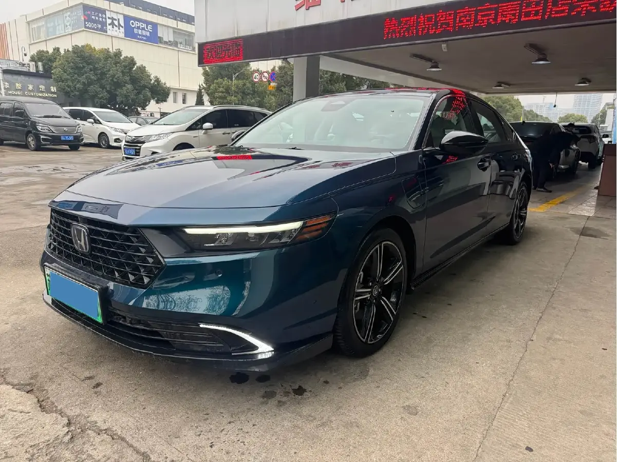 2023 Honda Accord 2.0L 148HP L4 E-CVT PHEV 17.7KWH