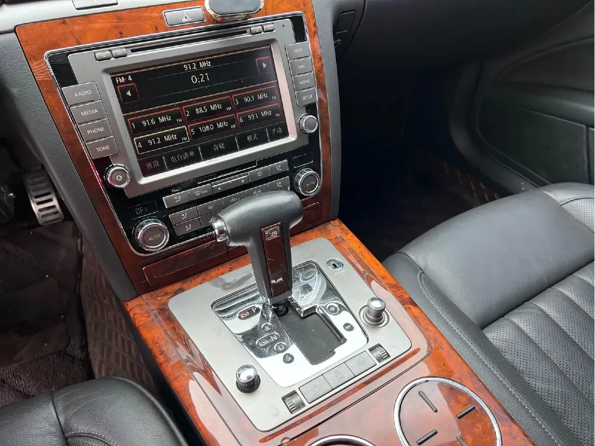 2014 Volkswagen Pheaton 3.0L 250HP V6 6AT,autocango,china used car exporter,china ev exporter,chinese used car exporter,chinese used ev exporter