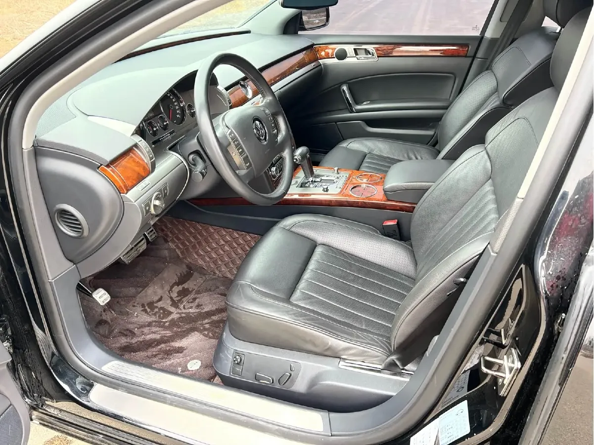 2014 Volkswagen Pheaton 3.0L 250HP V6 6AT,autocango,china used car exporter,china ev exporter,chinese used car exporter,chinese used ev exporter