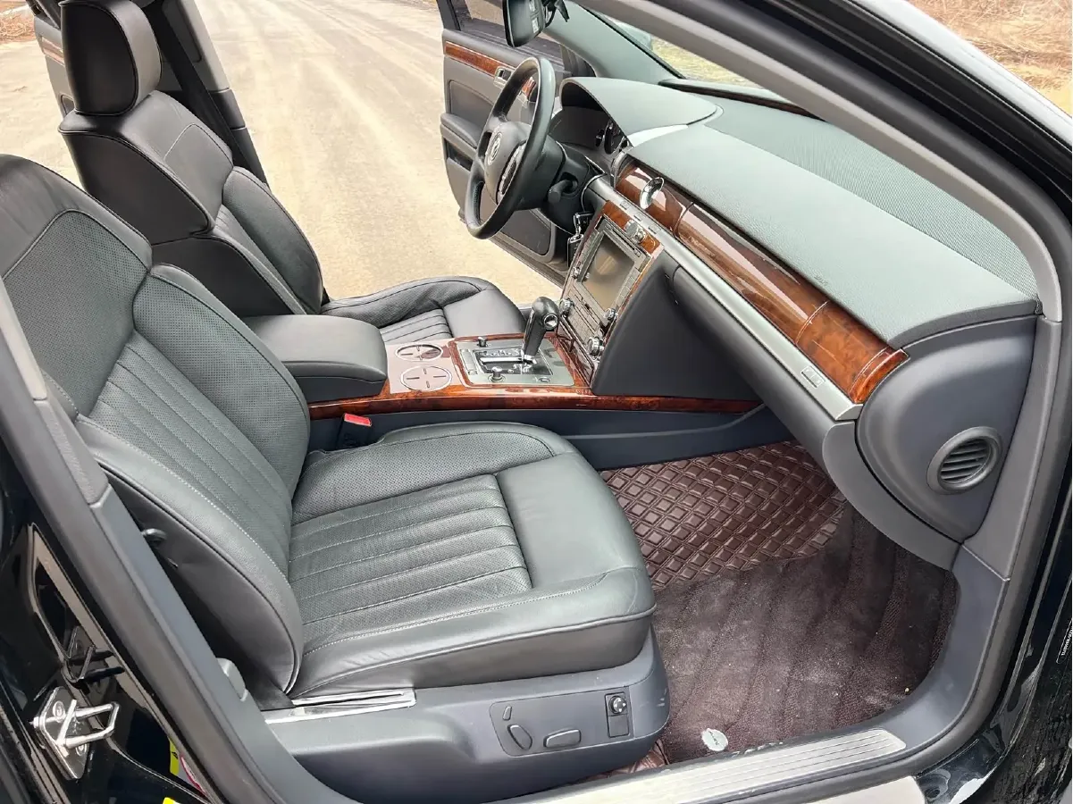 2014 Volkswagen Pheaton 3.0L 250HP V6 6AT,autocango,china used car exporter,china ev exporter,chinese used car exporter,chinese used ev exporter