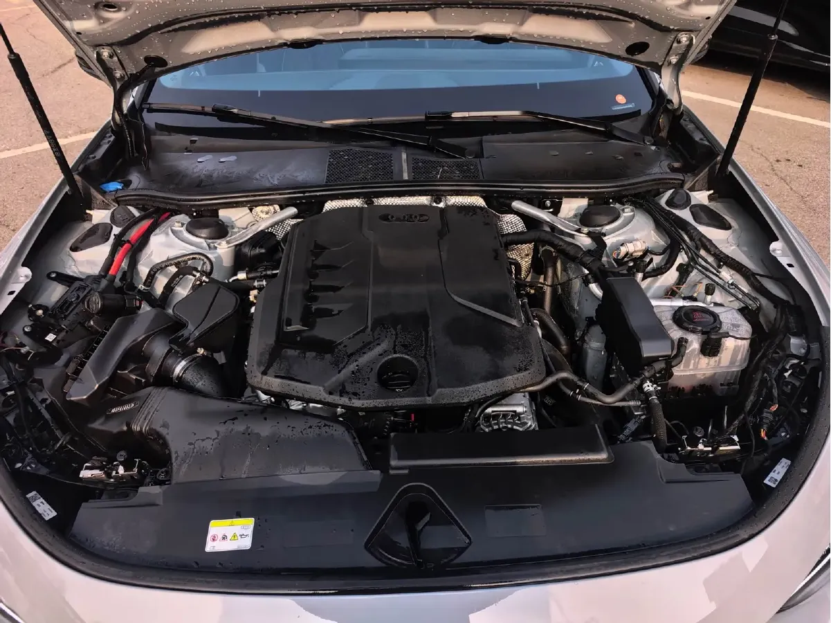 2026 Audi A5L 2.0T 204HP L4 7DCT,autocango,china used car exporter,china ev exporter,chinese used car exporter,chinese used ev exporter