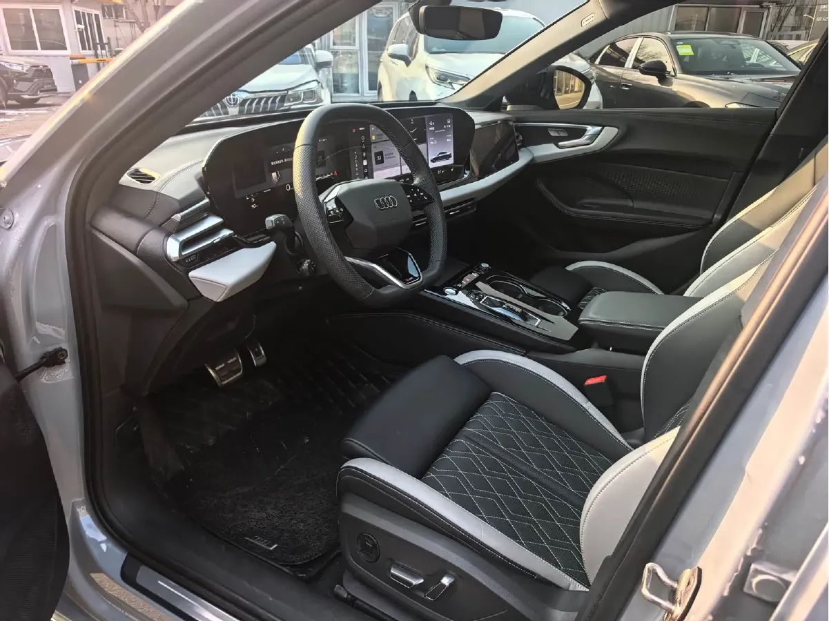 2026 Audi A5L 2.0T 204HP L4 7DCT,autocango,china used car exporter,china ev exporter,chinese used car exporter,chinese used ev exporter