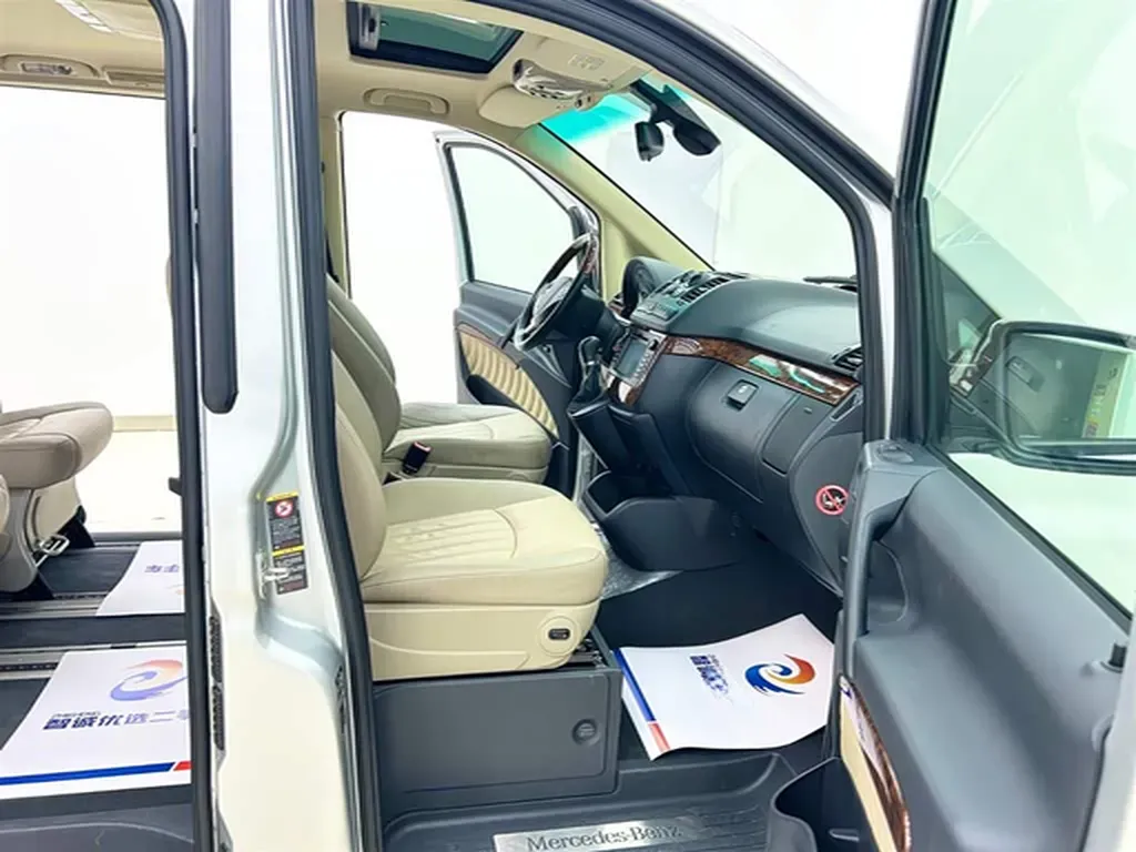 2011 Mercedes-Benz Viano 3.5L 258HP V6 5AT,autocango,china used car exporter,china ev exporter,chinese used car exporter,chinese used ev exporter