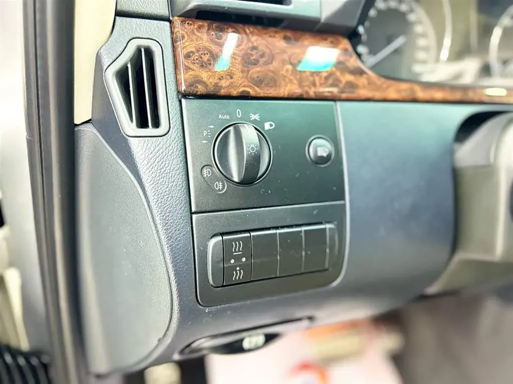 2011 Mercedes-Benz Viano 3.5L 258HP V6 5AT,autocango,china used car exporter,china ev exporter,chinese used car exporter,chinese used ev exporter