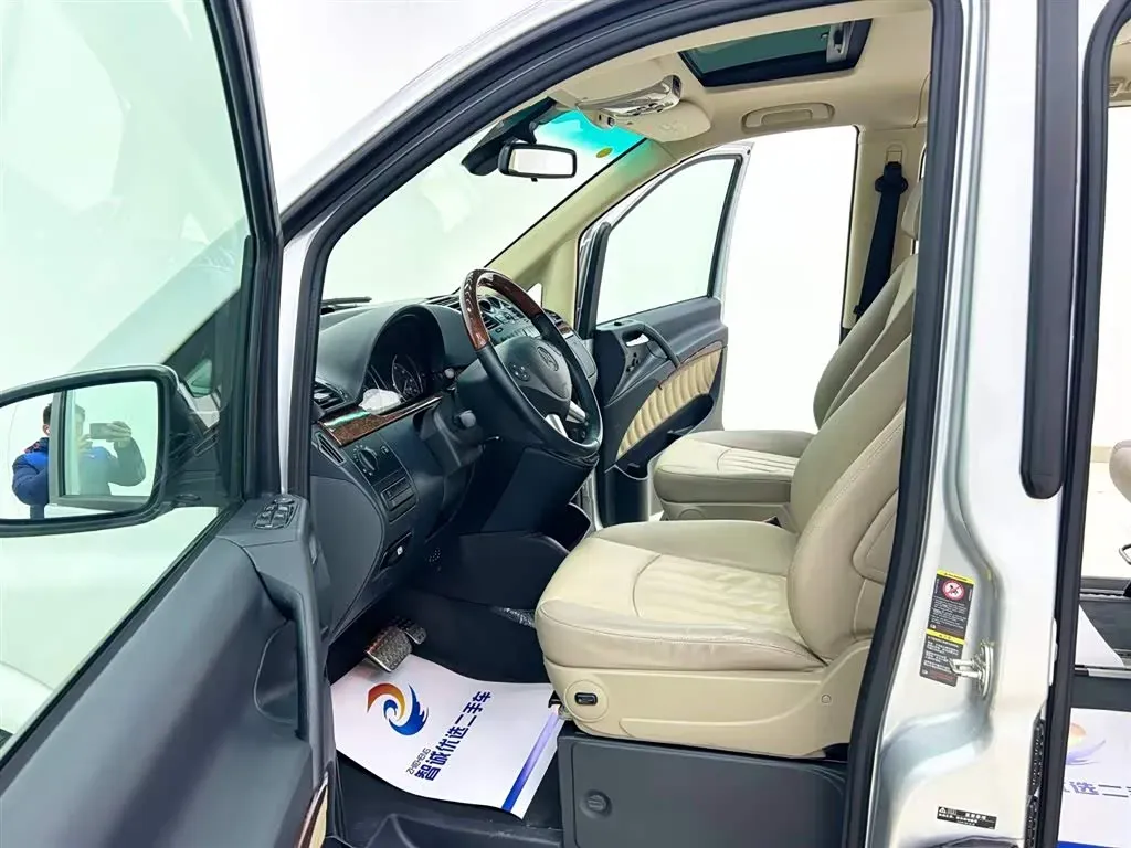 2011 Mercedes-Benz Viano 3.5L 258HP V6 5AT,autocango,china used car exporter,china ev exporter,chinese used car exporter,chinese used ev exporter