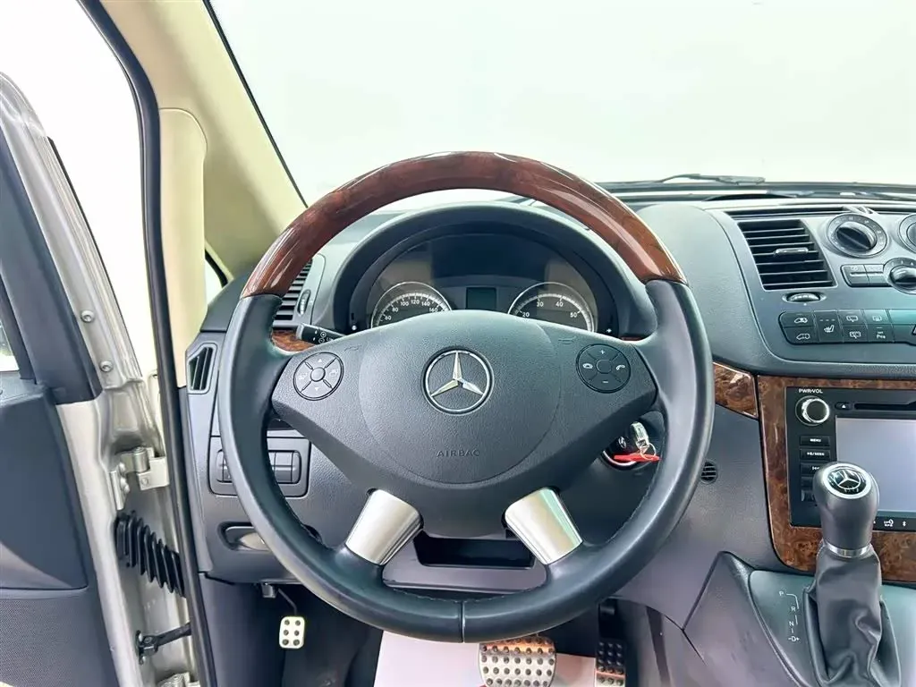 2011 Mercedes-Benz Viano 3.5L 258HP V6 5AT,autocango,china used car exporter,china ev exporter,chinese used car exporter,chinese used ev exporter