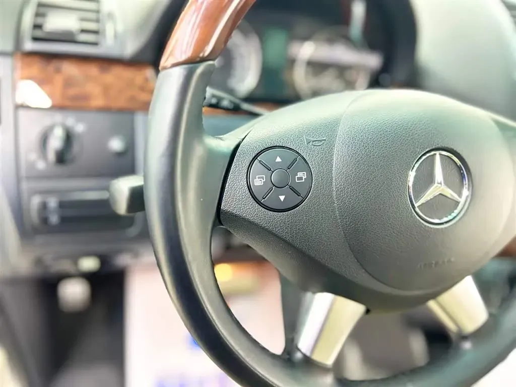 2011 Mercedes-Benz Viano 3.5L 258HP V6 5AT,autocango,china used car exporter,china ev exporter,chinese used car exporter,chinese used ev exporter