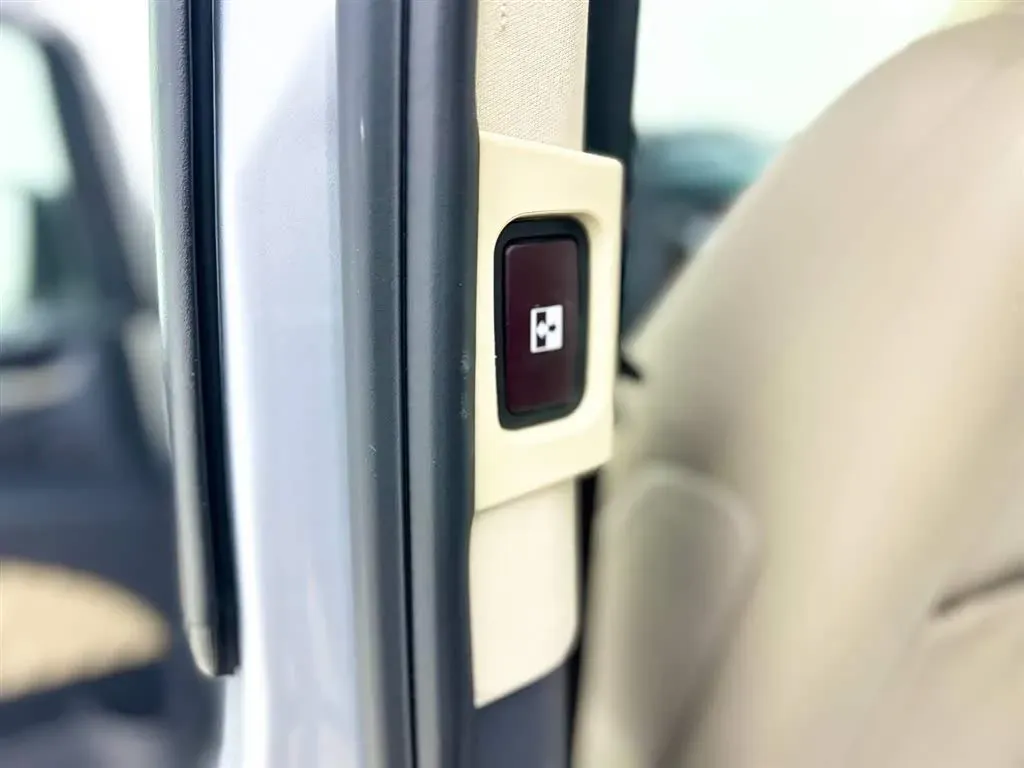 2011 Mercedes-Benz Viano 3.5L 258HP V6 5AT,autocango,china used car exporter,china ev exporter,chinese used car exporter,chinese used ev exporter