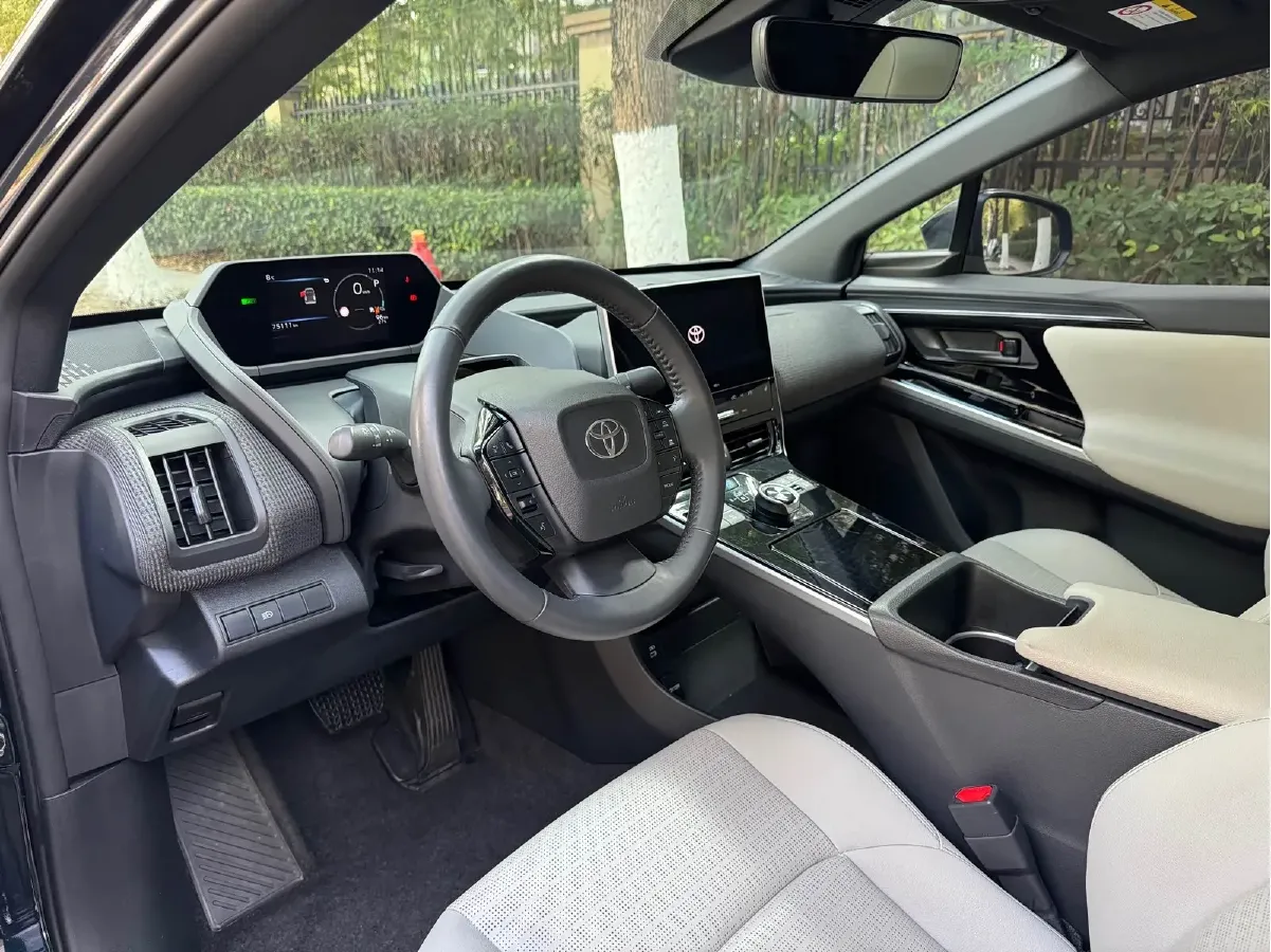 2022 Toyota bZ4X BEV 66.7KWH,autocango,china used car exporter,china ev exporter,chinese used car exporter,chinese used ev exporter