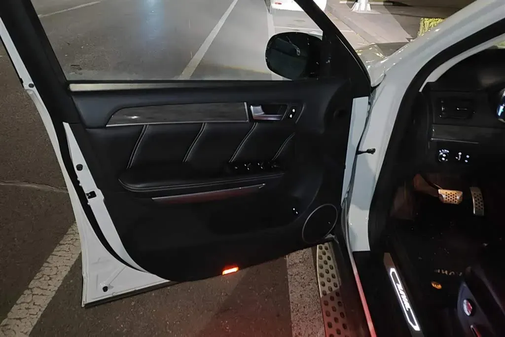 2017 Haval H8 2.0T 252HP L4 8AT,autocango,china used car exporter,china ev exporter,chinese used car exporter,chinese used ev exporter