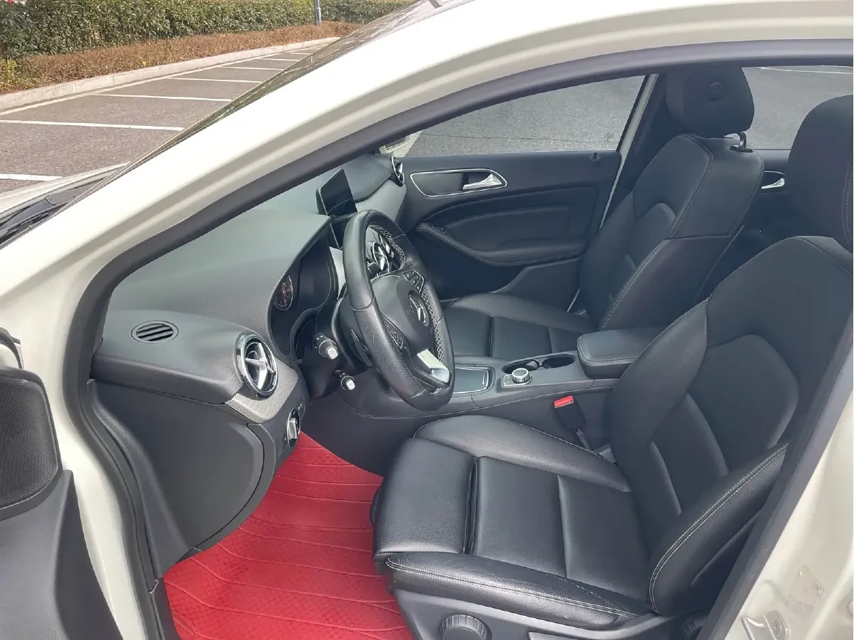 2017 Mercedes-Benz B Class 1.6T 156HP L4 7DCT,autocango,china used car exporter,china ev exporter,chinese used car exporter,chinese used ev exporter