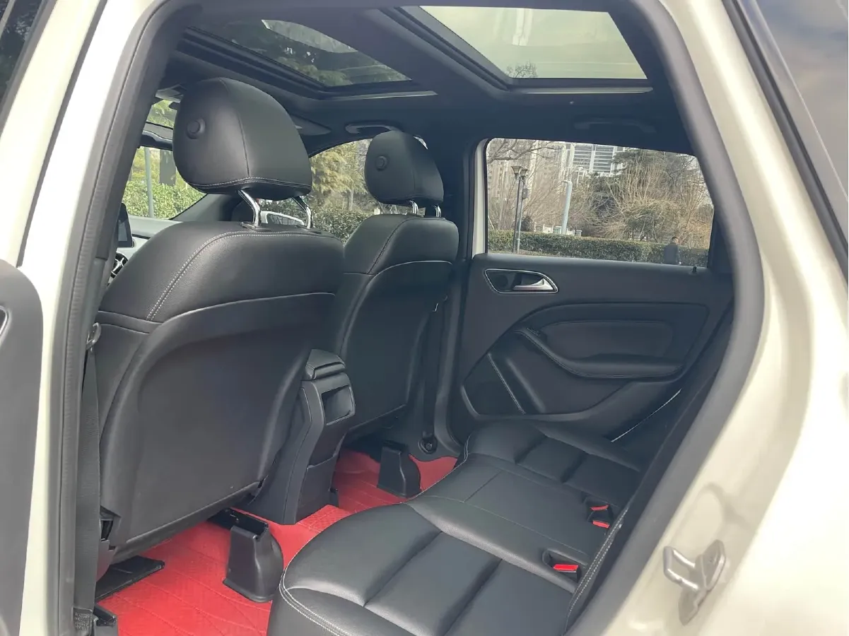 2017 Mercedes-Benz B Class 1.6T 156HP L4 7DCT,autocango,china used car exporter,china ev exporter,chinese used car exporter,chinese used ev exporter