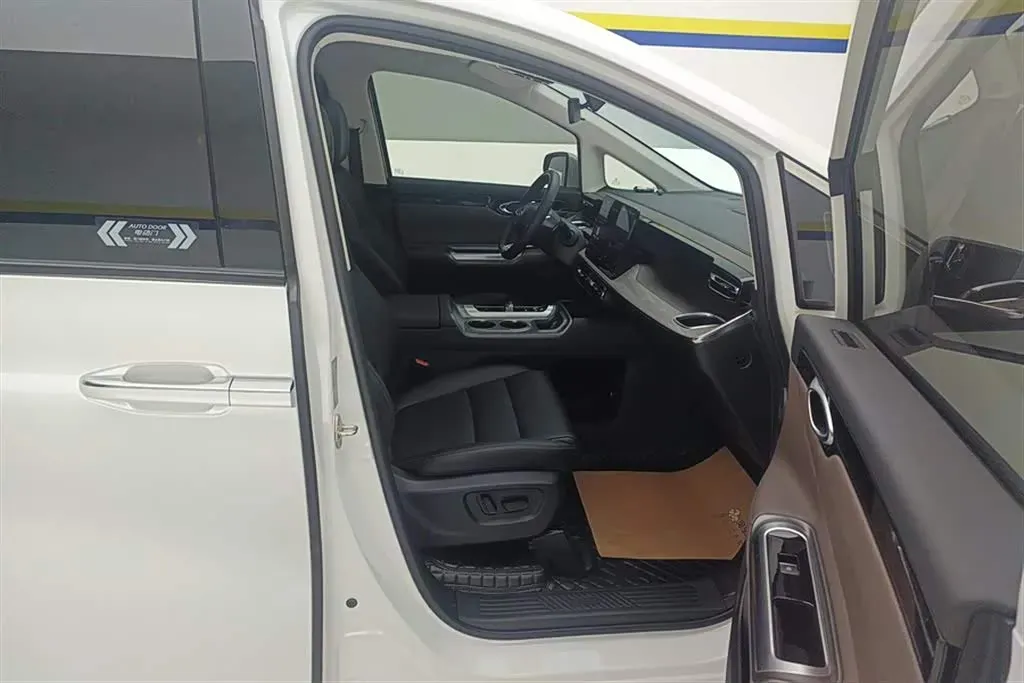 2024 GAC Trumpchi E8 2.0L 140HP L4 2DHT Hybrid,autocango,china used car exporter,china ev exporter,chinese used car exporter,chinese used ev exporter