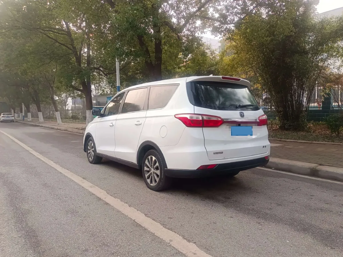 2017 ChangAn Linmax 1.6L 125HP L4 5MT,autocango,china used car exporter,china ev exporter,chinese used car exporter,chinese used ev exporter