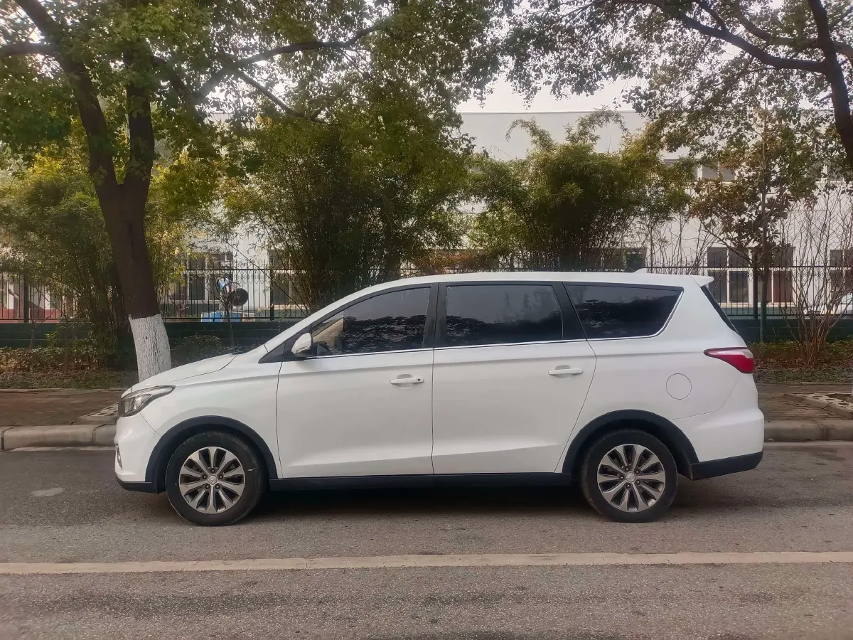 2017 ChangAn Linmax 1.6L 125HP L4 5MT,autocango,china used car exporter,china ev exporter,chinese used car exporter,chinese used ev exporter