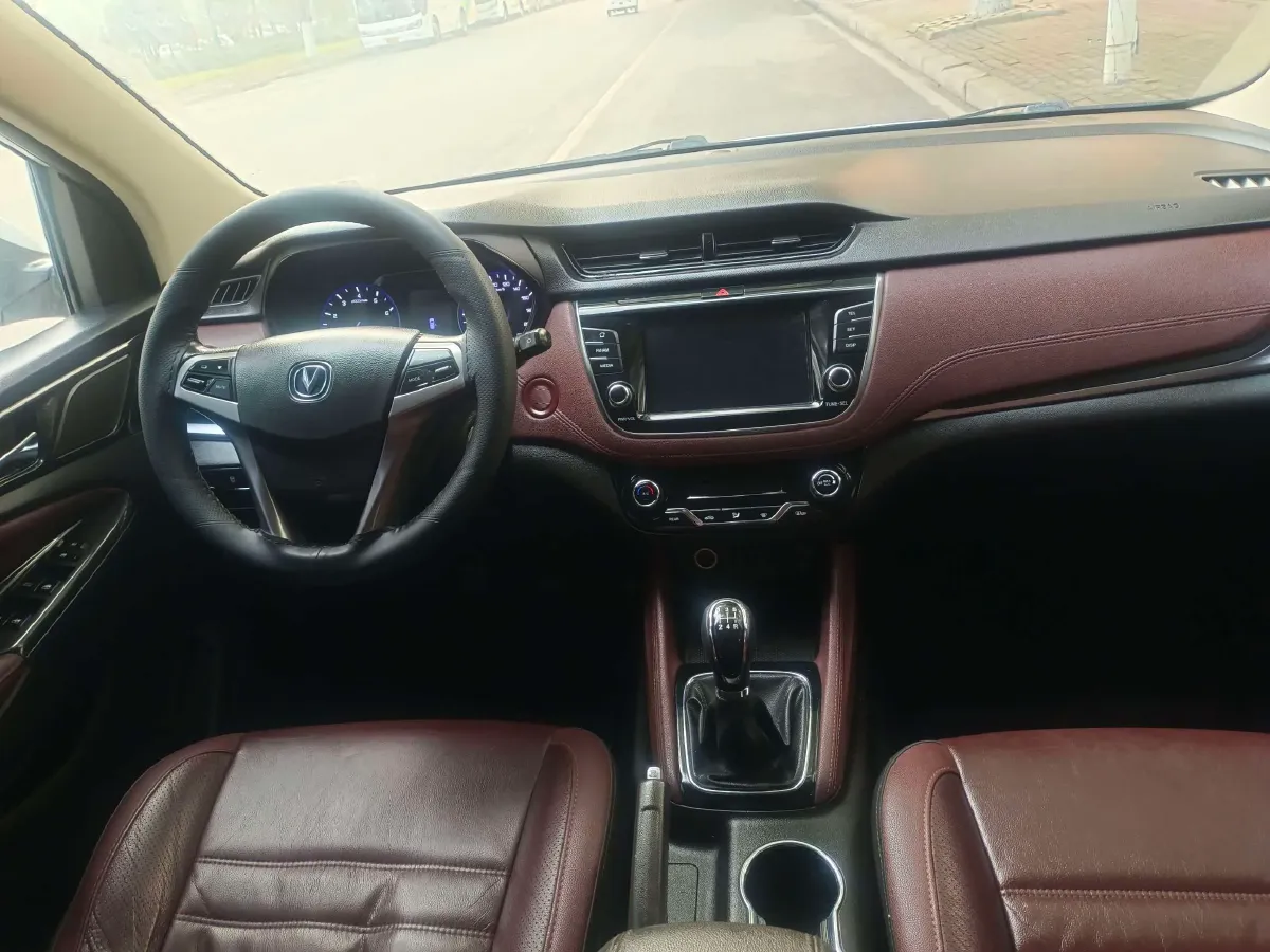 2017 ChangAn Linmax 1.6L 125HP L4 5MT,autocango,china used car exporter,china ev exporter,chinese used car exporter,chinese used ev exporter