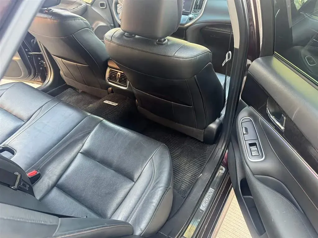 2018 Toyota Crown 2.0T 235HP L4 8AT,autocango,china used car exporter,china ev exporter,chinese used car exporter,chinese used ev exporter