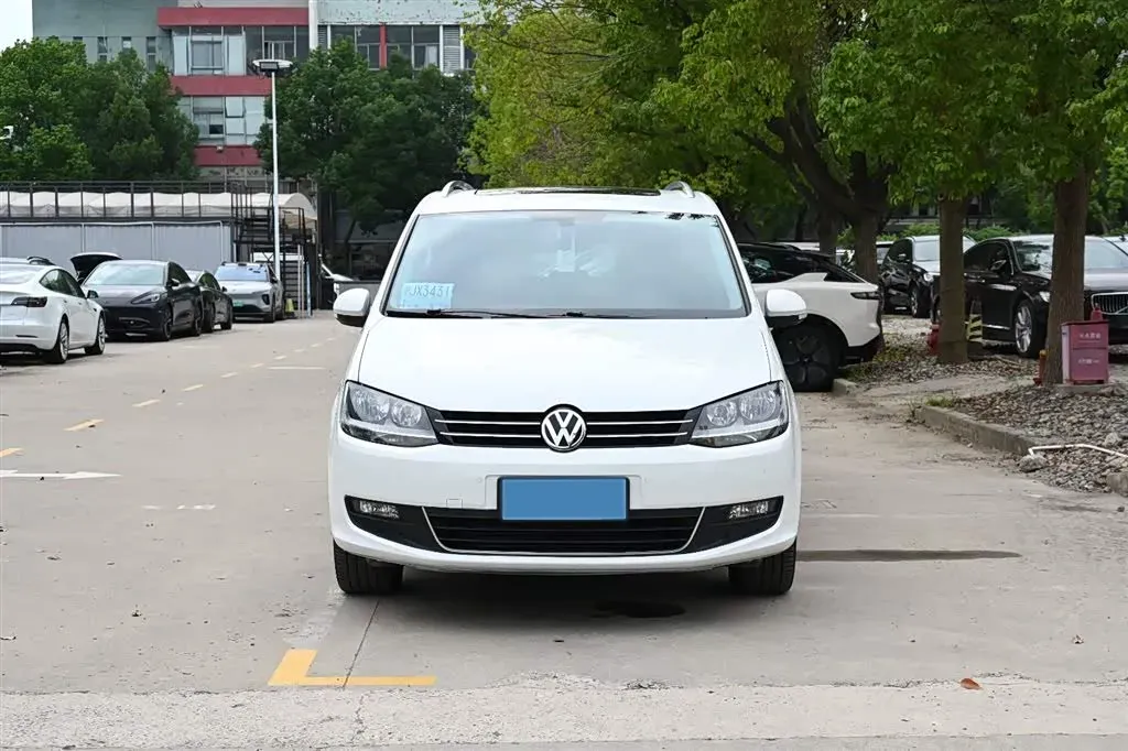 2018 Volkswagen Sharan 2.0T 220HP L4 6DCT,autocango,china used car exporter,china ev exporter,chinese used car exporter,chinese used ev exporter