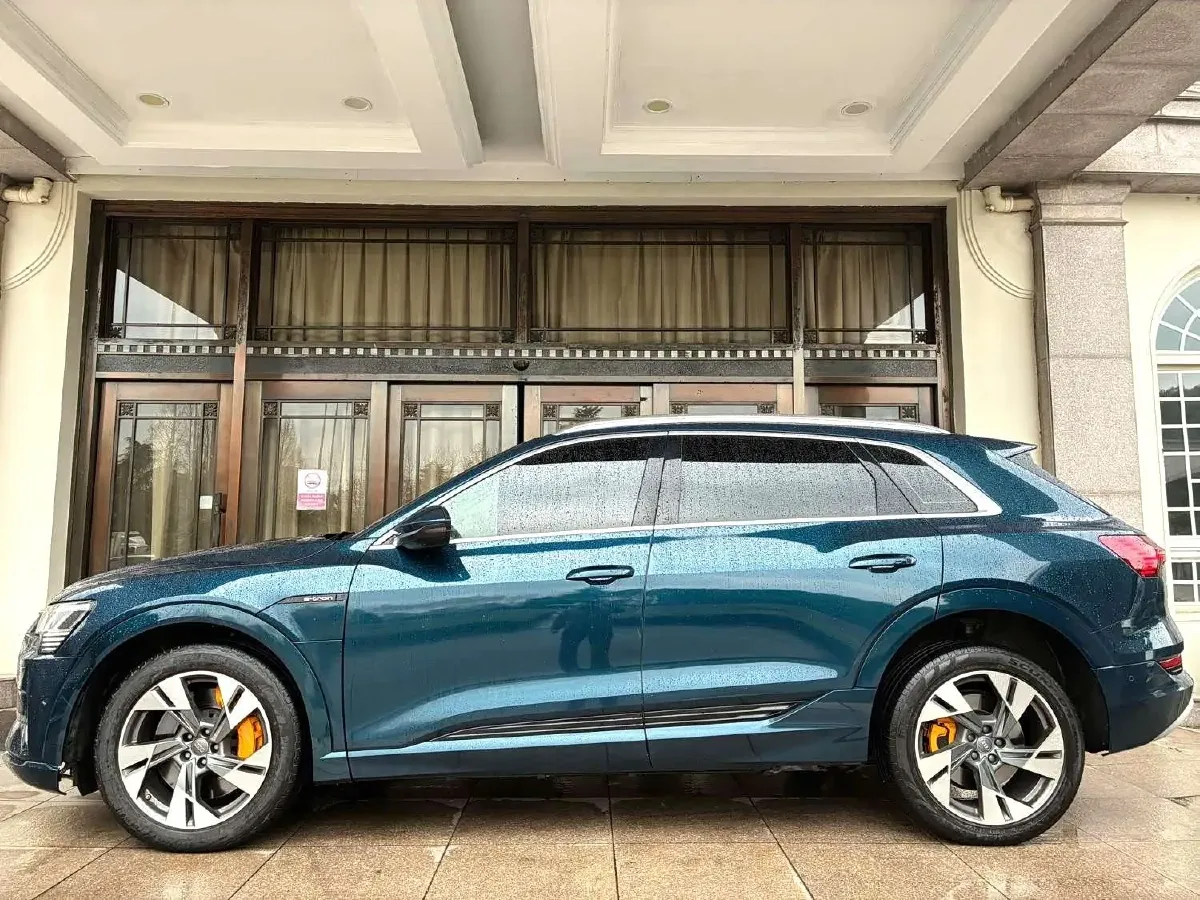 2019 Audi e-tron 2AT BEV 95KWH,autocango,china used car exporter,china ev exporter,chinese used car exporter,chinese used ev exporter