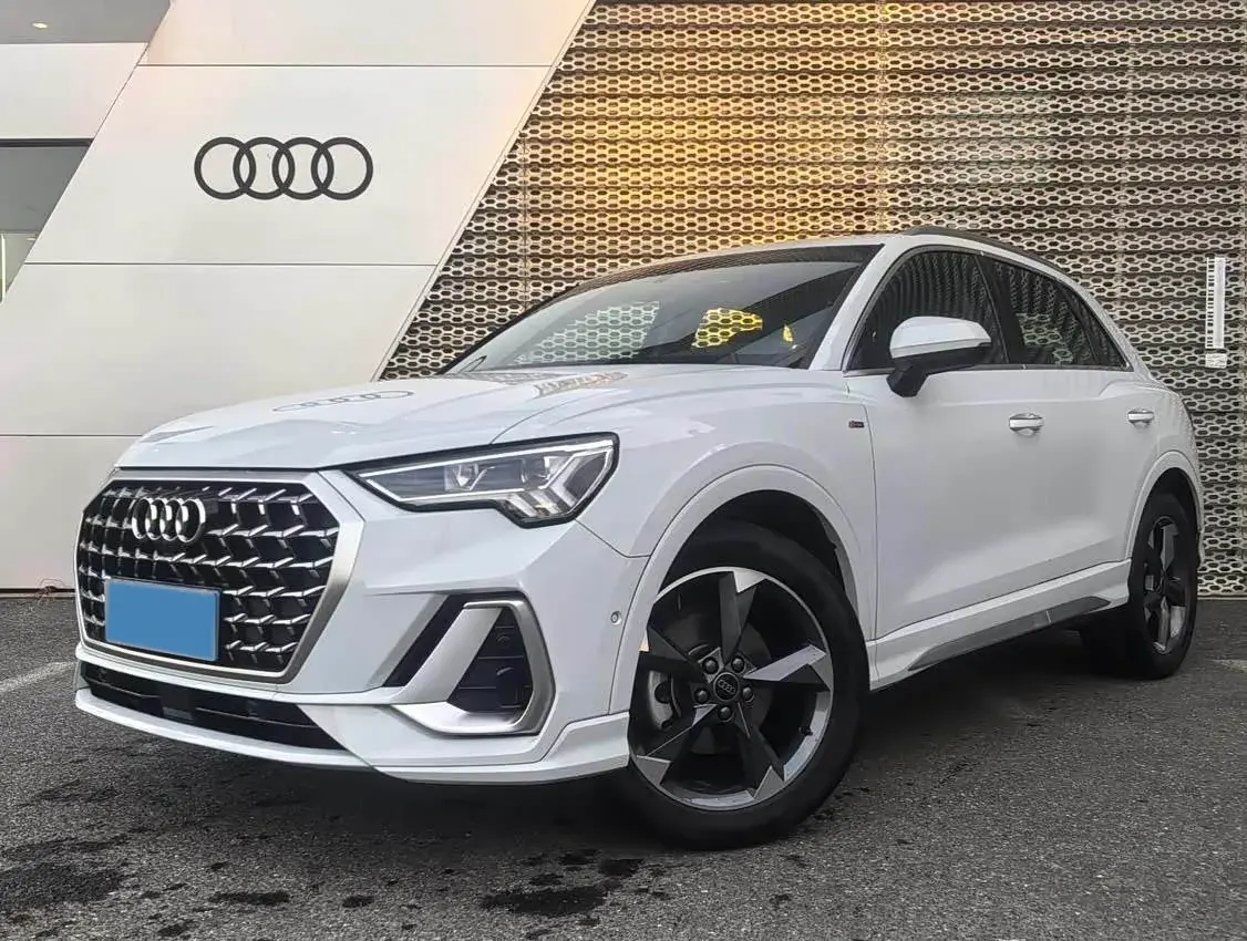 2024 Audi Q3 1.5T 160HP L4 7DCT