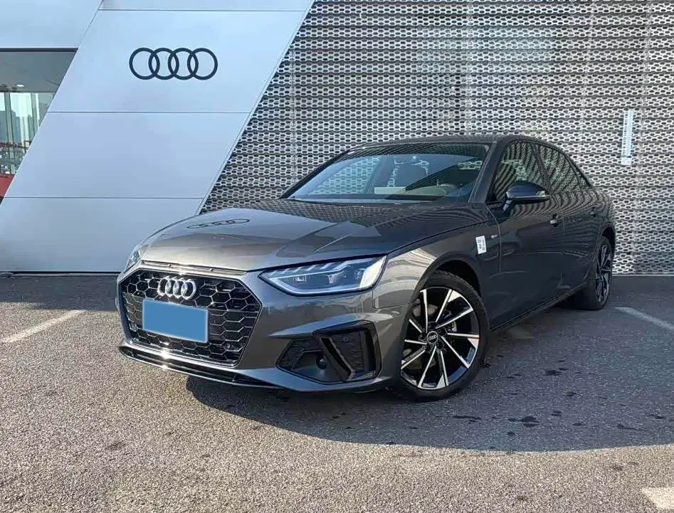2023 Audi A4L 2.0T 190HP L4 7DCT