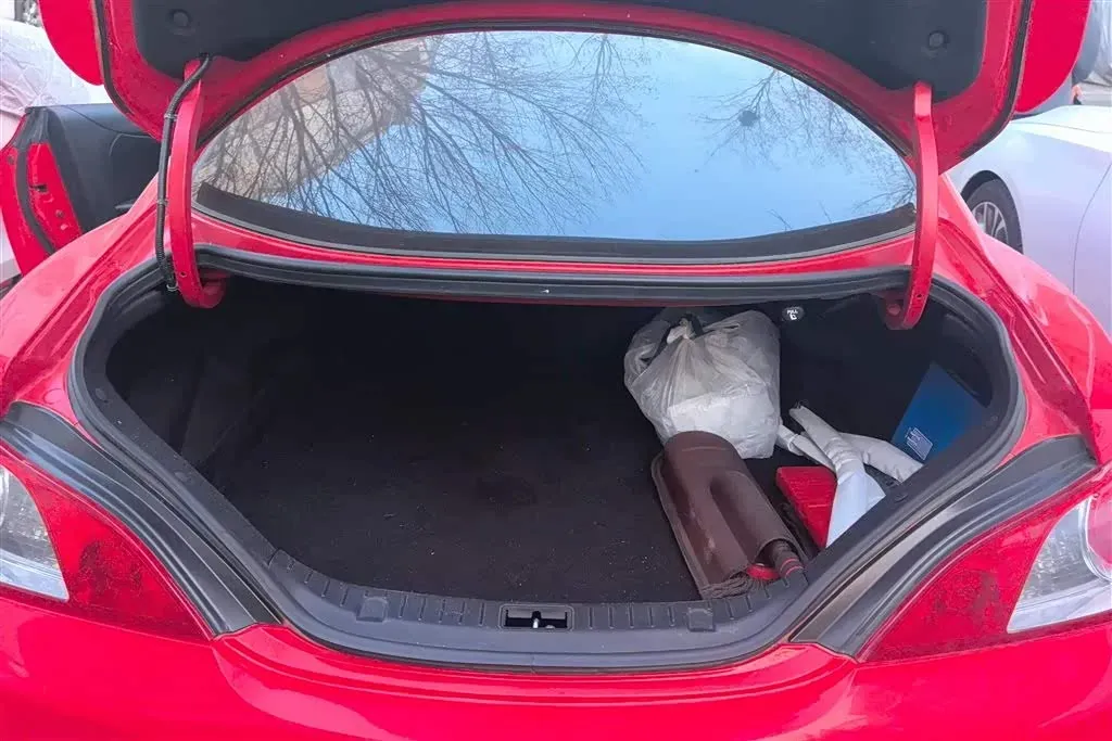 2009 Hyundai Rohens-Coupe 2.0T 210HP L4 5AT,autocango,china used car exporter,china ev exporter,chinese used car exporter,chinese used ev exporter