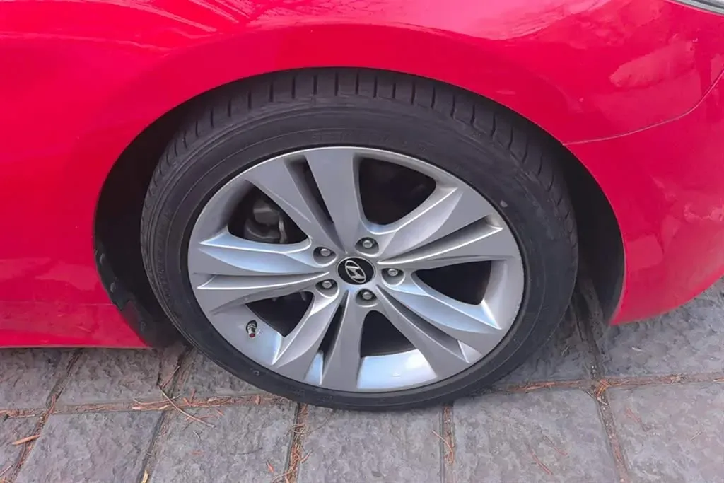 2009 Hyundai Rohens-Coupe 2.0T 210HP L4 5AT,autocango,china used car exporter,china ev exporter,chinese used car exporter,chinese used ev exporter