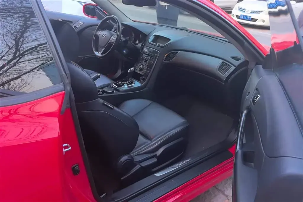 2009 Hyundai Rohens-Coupe 2.0T 210HP L4 5AT,autocango,china used car exporter,china ev exporter,chinese used car exporter,chinese used ev exporter