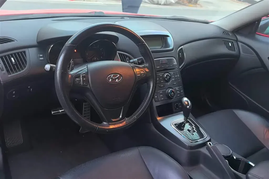 2009 Hyundai Rohens-Coupe 2.0T 210HP L4 5AT,autocango,china used car exporter,china ev exporter,chinese used car exporter,chinese used ev exporter