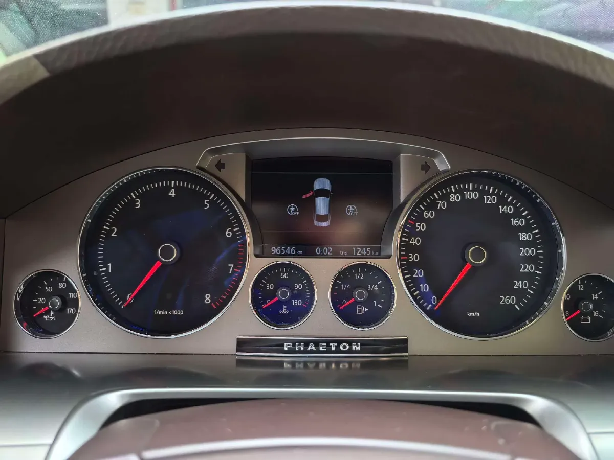 2012 Volkswagen Pheaton 3.0L 250HP V6 6AT,autocango,china used car exporter,china ev exporter,chinese used car exporter,chinese used ev exporter