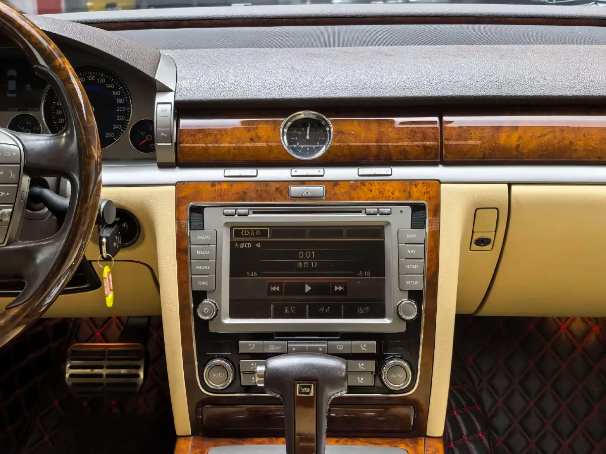 2012 Volkswagen Pheaton 3.0L 250HP V6 6AT,autocango,china used car exporter,china ev exporter,chinese used car exporter,chinese used ev exporter