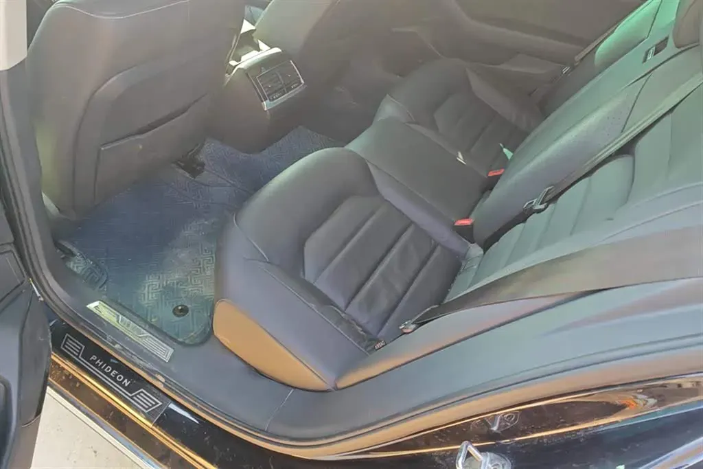 2018 Volkswagen Phideon 2.0T 224HP L4 7DCT,autocango,china used car exporter,china ev exporter,chinese used car exporter,chinese used ev exporter