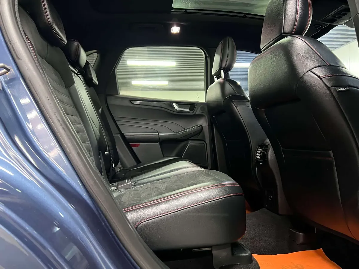 2020 Ford Escape 2.0T 248HP L4 8AT,autocango,china used car exporter,china ev exporter,chinese used car exporter,chinese used ev exporter