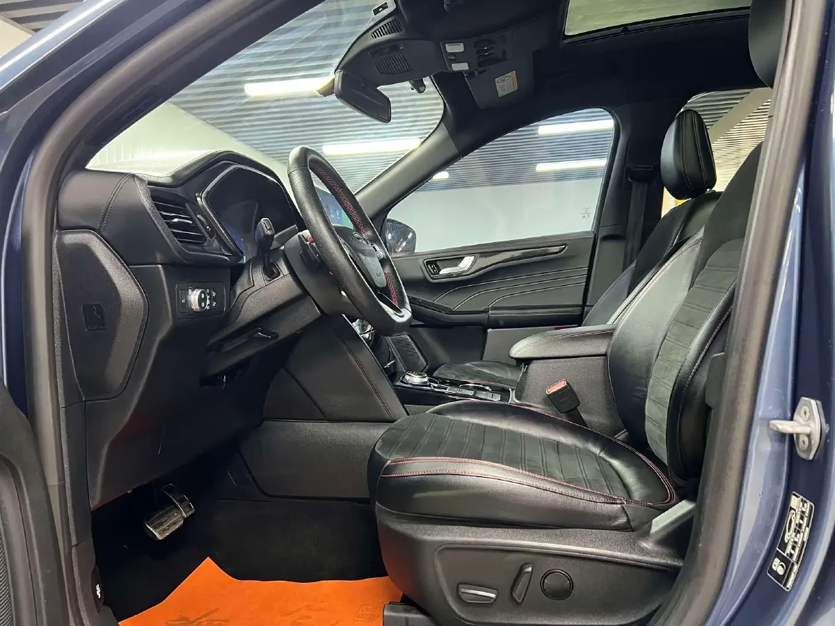 2020 Ford Escape 2.0T 248HP L4 8AT,autocango,china used car exporter,china ev exporter,chinese used car exporter,chinese used ev exporter