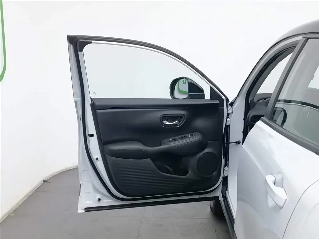 2023 Honda HR-V 2.0L 143HP L4 E-CVT Hybrid,autocango,china used car exporter,china ev exporter,chinese used car exporter,chinese used ev exporter