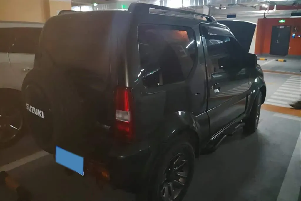 2015 Suzuki Jimny 1.3L 85HP L4 5MT,autocango,china used car exporter,china ev exporter,chinese used car exporter,chinese used ev exporter