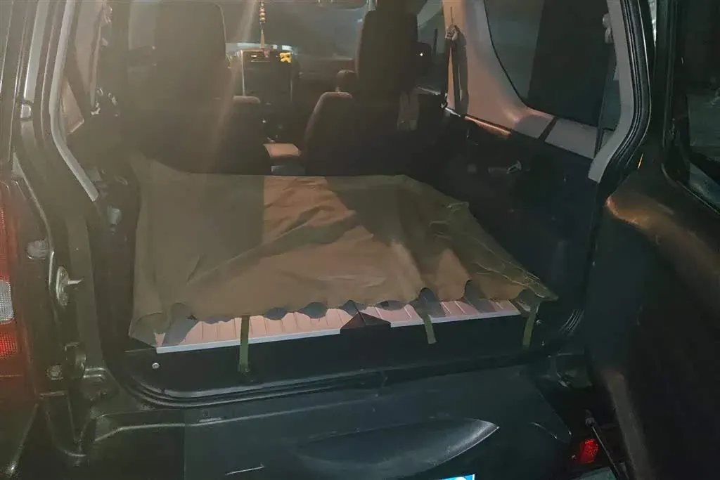 2015 Suzuki Jimny 1.3L 85HP L4 5MT,autocango,china used car exporter,china ev exporter,chinese used car exporter,chinese used ev exporter