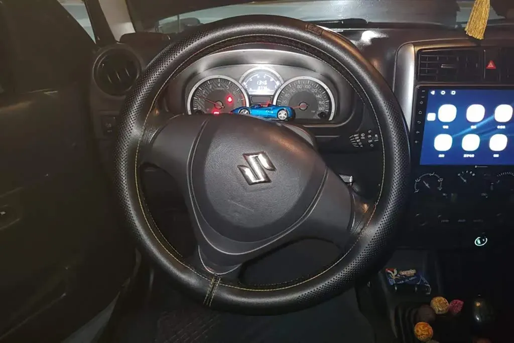 2015 Suzuki Jimny 1.3L 85HP L4 5MT,autocango,china used car exporter,china ev exporter,chinese used car exporter,chinese used ev exporter