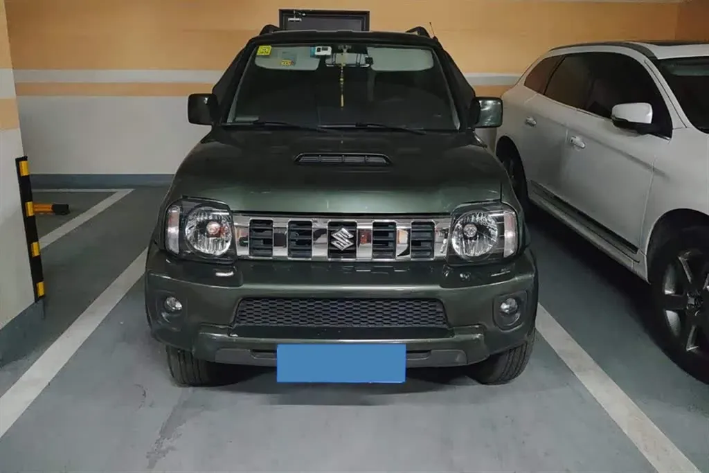 2015 Suzuki Jimny 1.3L 85HP L4 5MT,autocango,china used car exporter,china ev exporter,chinese used car exporter,chinese used ev exporter