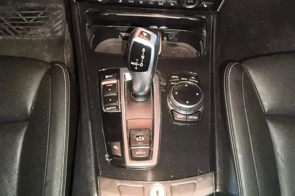 2014 BMW 5 Series GT 2.0T 245HP L4 8AT,autocango,china used car exporter,china ev exporter,chinese used car exporter,chinese used ev exporter