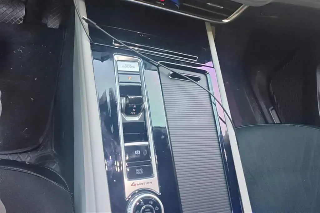 2022 Volkswagen Teramont 2.0T 220HP L4 7DCT,autocango,china used car exporter,china ev exporter,chinese used car exporter,chinese used ev exporter