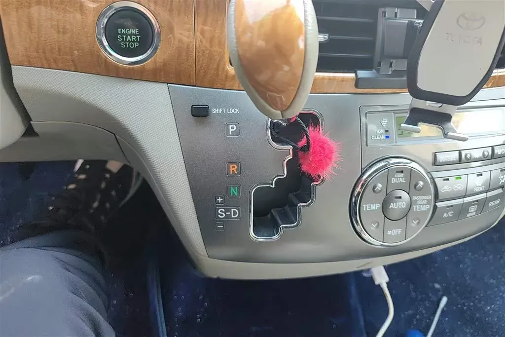 2006 Toyota Previa 2.4L 170HP L4 4AT,autocango,china used car exporter,china ev exporter,chinese used car exporter,chinese used ev exporter