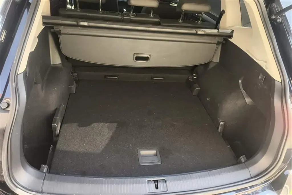 2019 Volkswagen Tiguan L 2.0T 186HP L4 7DCT,autocango,china used car exporter,china ev exporter,chinese used car exporter,chinese used ev exporter