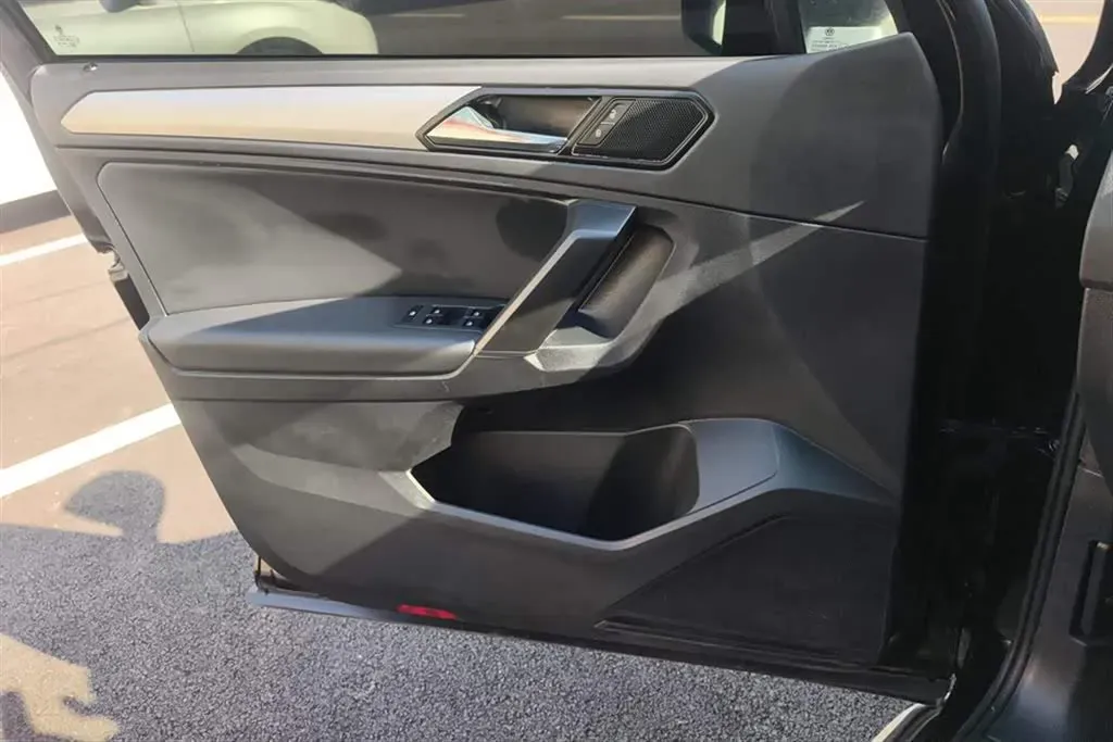 2019 Volkswagen Tiguan L 2.0T 186HP L4 7DCT,autocango,china used car exporter,china ev exporter,chinese used car exporter,chinese used ev exporter