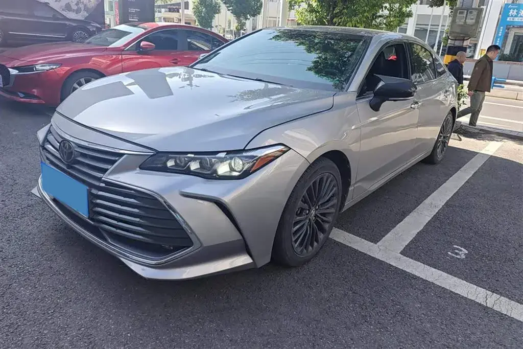 2019 Toyota Avalon 2.5L 209HP L4 8AT