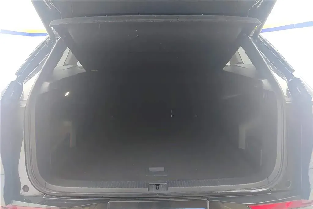 2023 Volkswagen Tavendor 2.0T 220HP L4 7DCT,autocango,china used car exporter,china ev exporter,chinese used car exporter,chinese used ev exporter